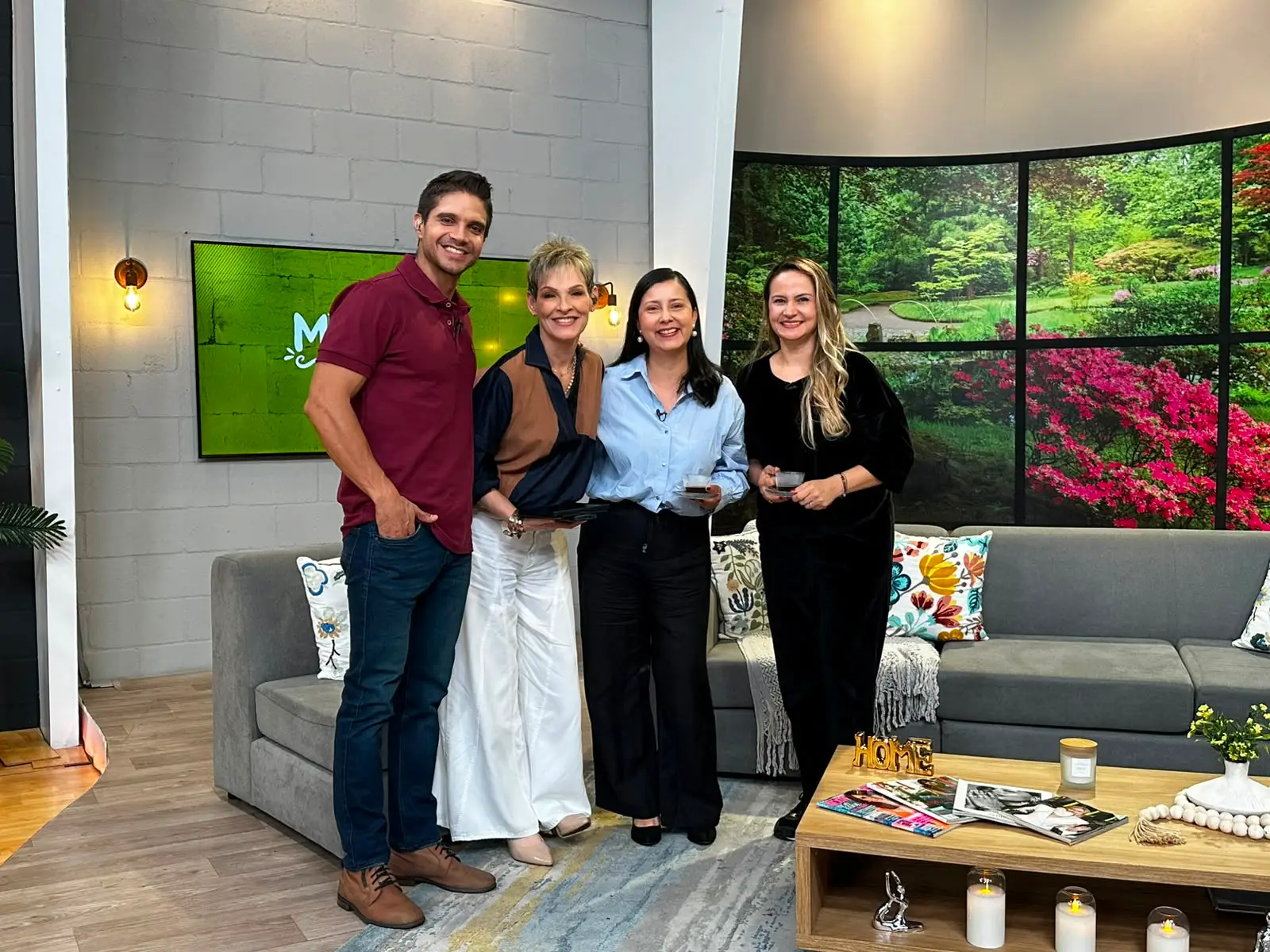 Tatiana Yepes Botero, directora de Atardeceres VID, y Natalia Montoya López, fisioterapeuta de la institución, compartieron recomendaciones para prevenir caídas en personas mayores durante su participación en el programa Mañanas en Casa de Teleantioquia.