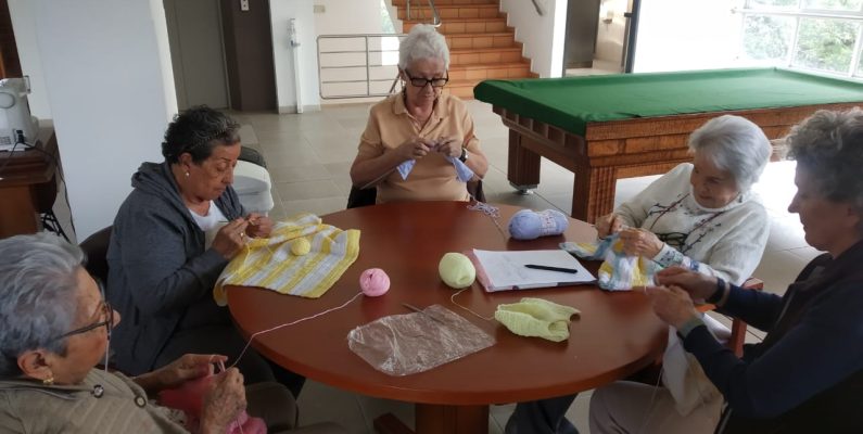 Primer muda de ropa para los bebés pacientes de la Clínica Cardio VID (1)